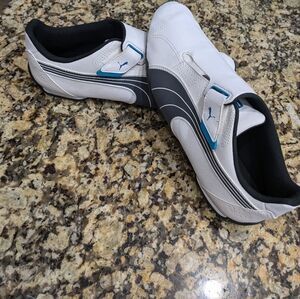 Puma tennis shoes